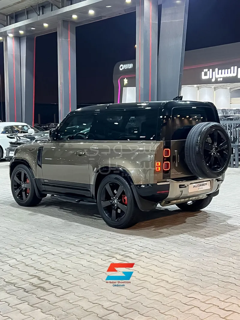2021 لاند روفر ديفيندر اكس
