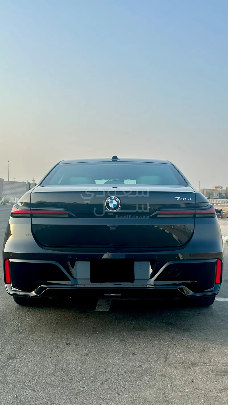 2024 بي ام دبليو الفئة السابعة 735أي