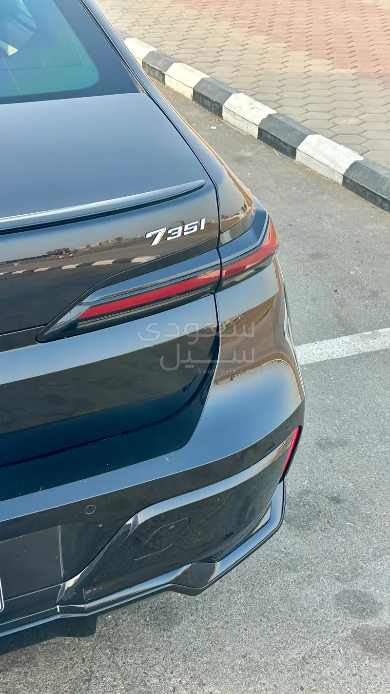 2024 بي ام دبليو الفئة السابعة 735أي