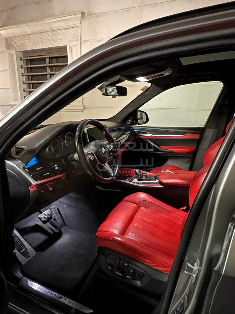 2018 بي ام دبليو الفئة اكس 5 إم