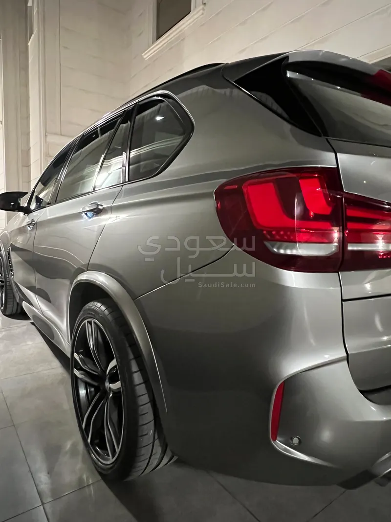 2018 بي ام دبليو الفئة اكس 5 إم