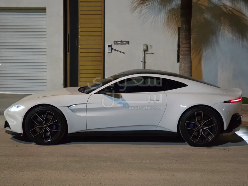 2022 استون مارتن فانتج ليمتد