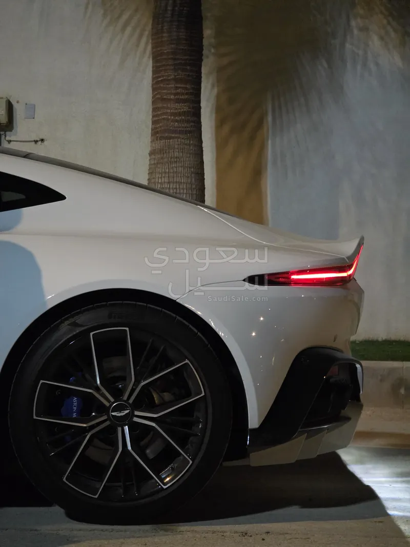 2022 استون مارتن فانتج ليمتد