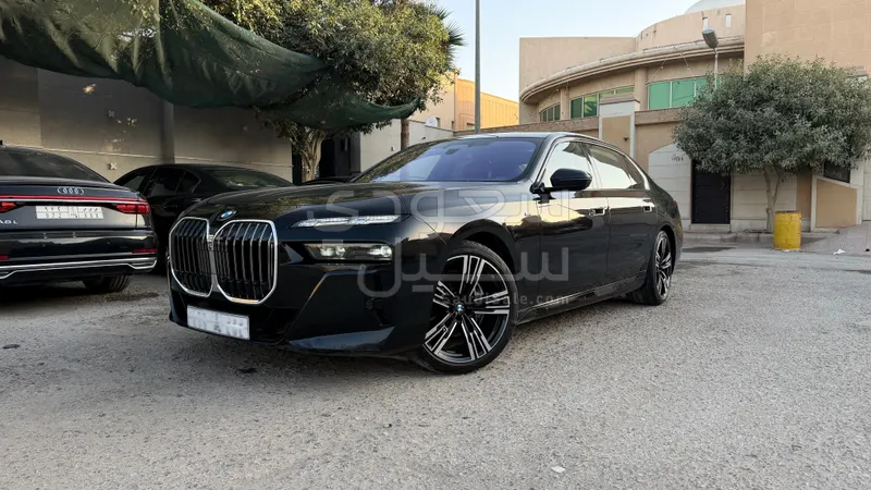 2023 بي ام دبليو الفئة السابعة 735 إل أي