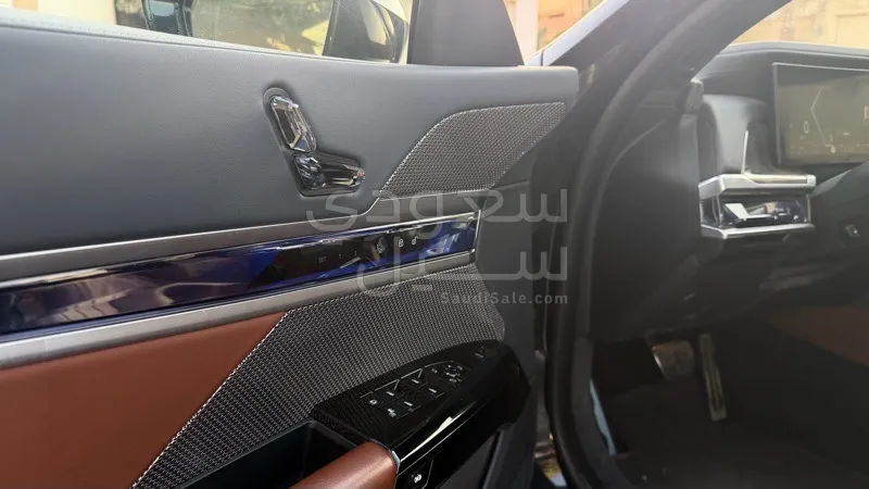 2023 بي ام دبليو الفئة السابعة 735 إل أي