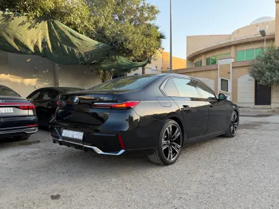 2023 بي ام دبليو الفئة السابعة 735 إل أي