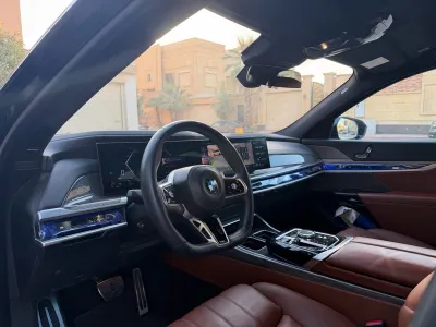 2023 بي ام دبليو الفئة السابعة 735 إل أي