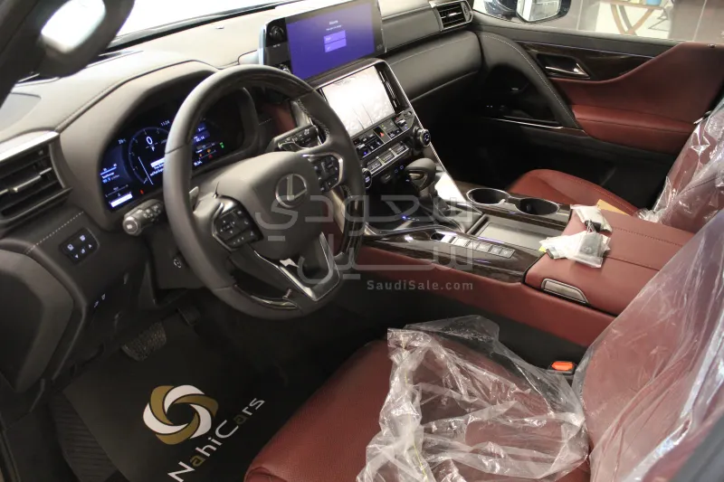 2025 لكزس إل إكس 600