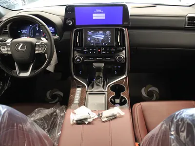 2025 لكزس إل إكس 600