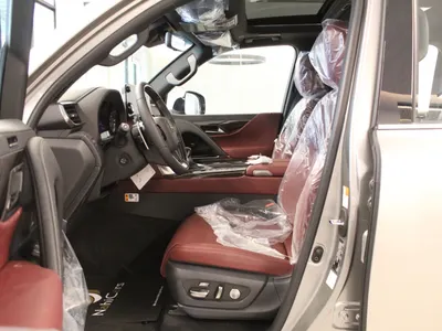 2025 لكزس إل إكس 600