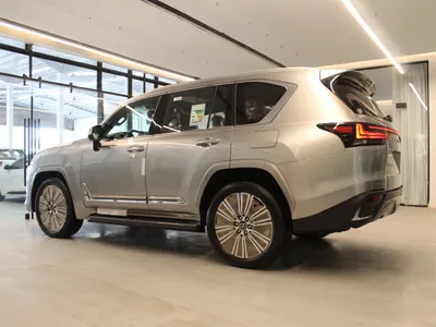 2025 لكزس إل إكس 600