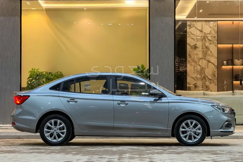 2025 ام جي ام جي 5