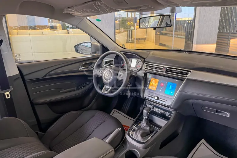 2025 ام جي ام جي 5