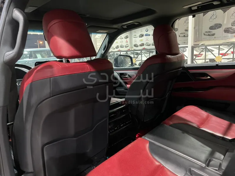 2022 لكزس إل إكس 600 إف