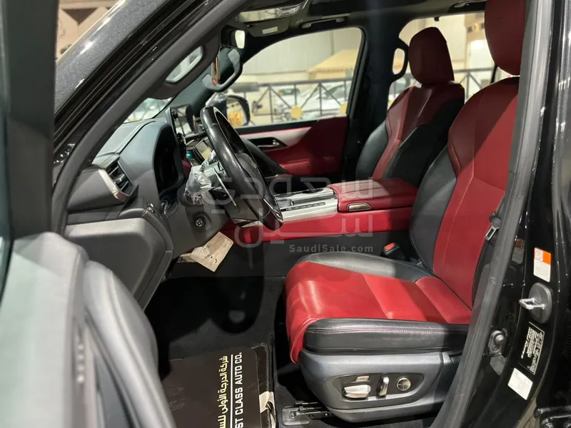 2022 لكزس إل إكس 600 إف