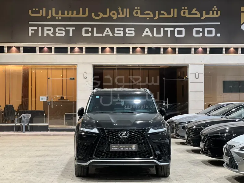 2022 لكزس إل إكس 600 إف