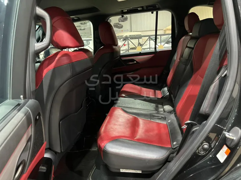 2022 لكزس إل إكس 600 إف