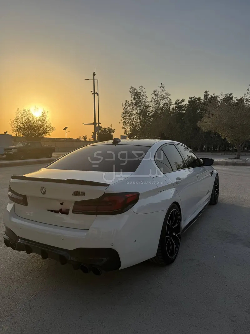 2021 بي ام دبليو الفئة ام إم 5 كومباتيشن باكج