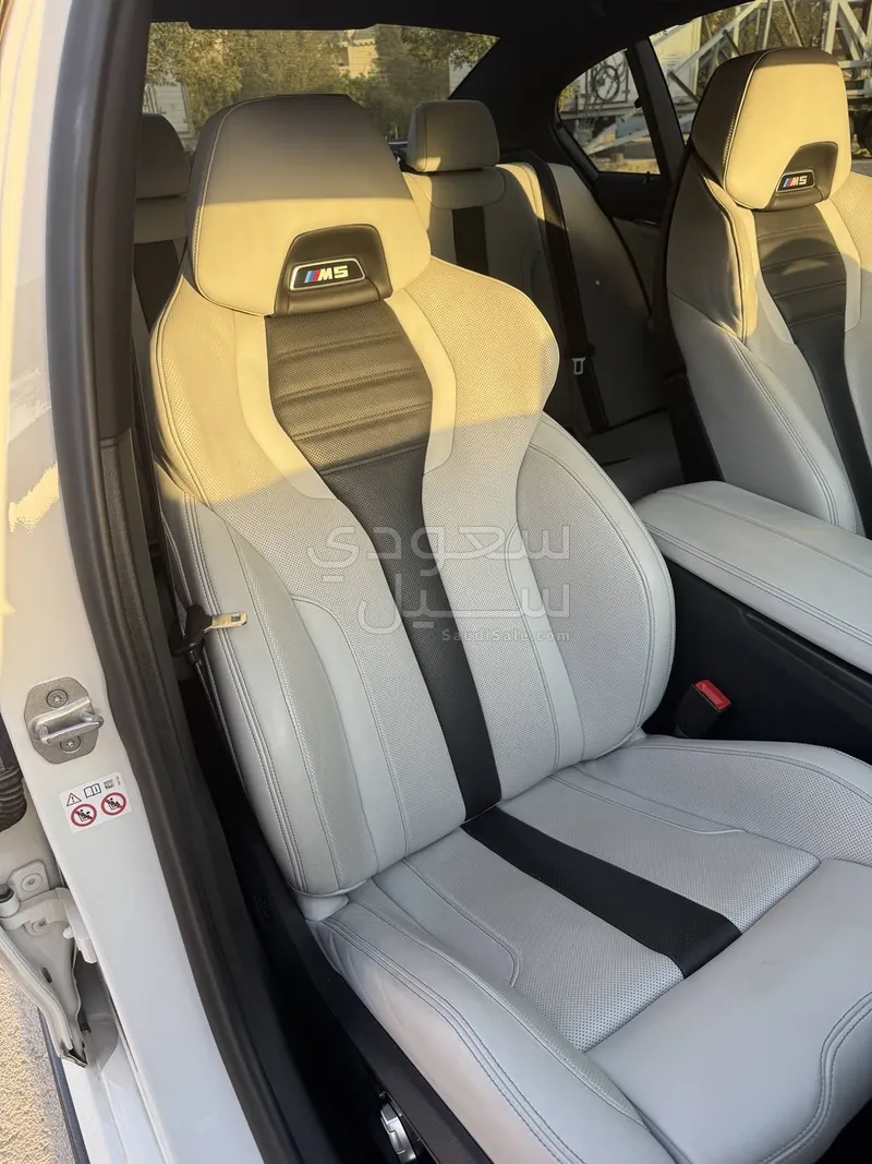 2021 بي ام دبليو الفئة ام إم 5 كومباتيشن باكج