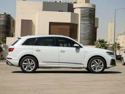 2022 اودي كيو 7 اس لاين