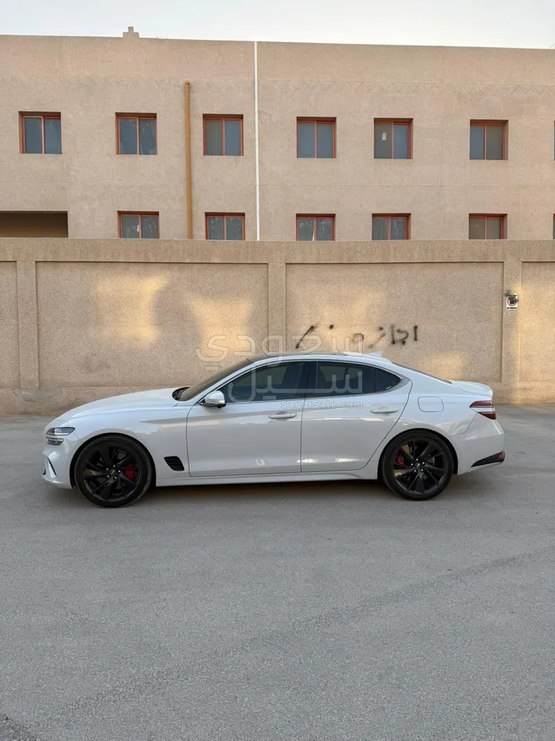 2021 جينيسيس جي 70