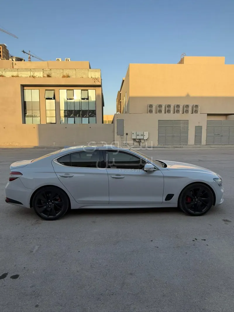 2021 جينيسيس جي 70