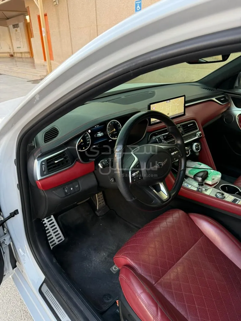 2021 جينيسيس جي 70