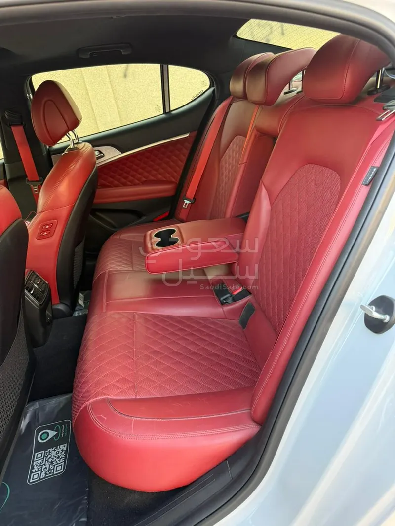 2021 جينيسيس جي 70