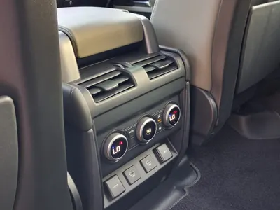 2022 لاند روفر ديفيندر 110