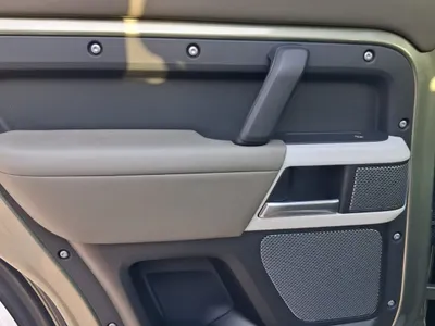 2022 لاند روفر ديفيندر 110