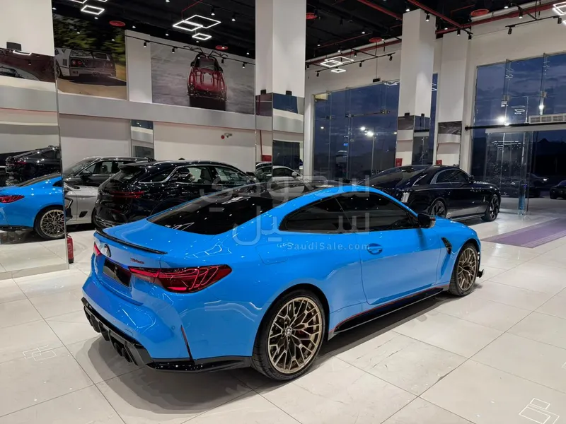 2025 بي ام دبليو الفئة ام ام 4 سي إس