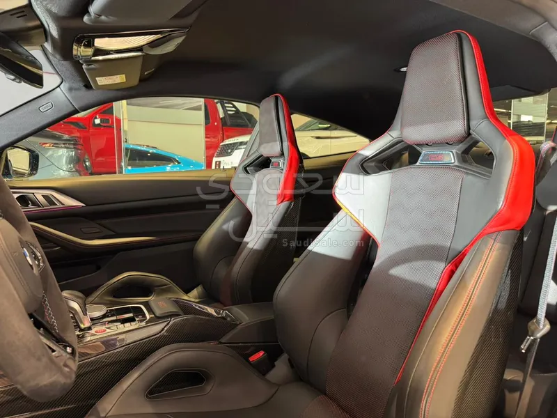 2025 بي ام دبليو الفئة ام ام 4 سي إس