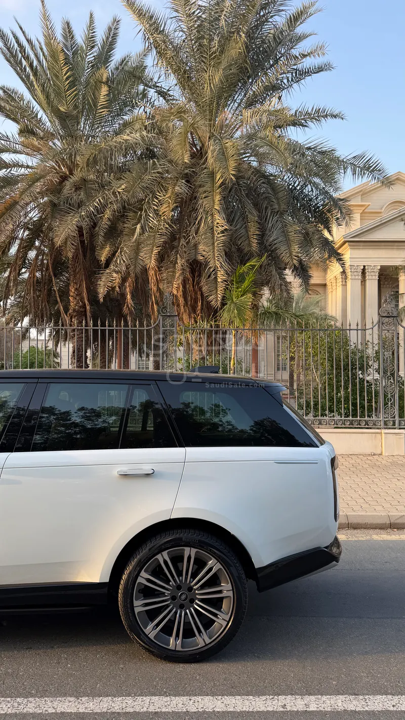 2023 لاند روفر رينج روفر فوج اوتوبيوغرافي