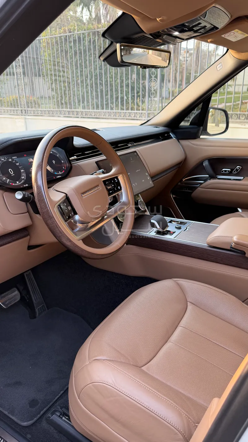 2023 لاند روفر رينج روفر فوج اوتوبيوغرافي