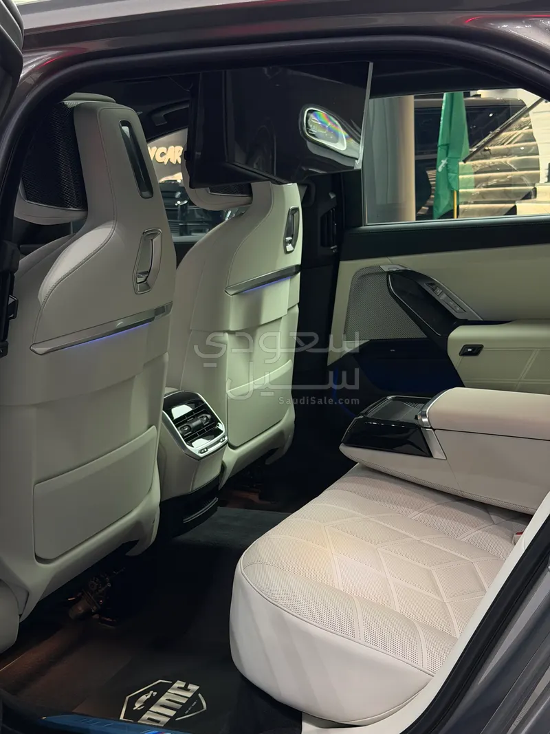 2026 بي ام دبليو الفئة السابعة 735أي