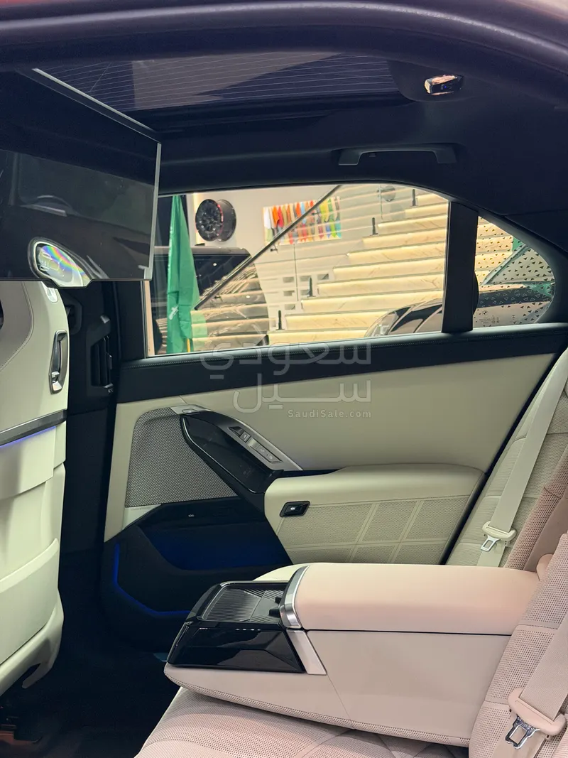 2026 بي ام دبليو الفئة السابعة 735أي