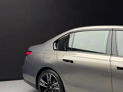 2026 بي ام دبليو الفئة السابعة 735أي