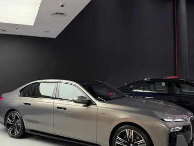 2026 بي ام دبليو الفئة السابعة 735أي