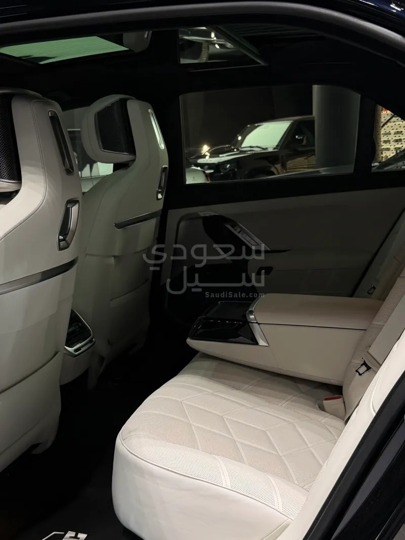 2026 بي ام دبليو الفئة السابعة 735أي