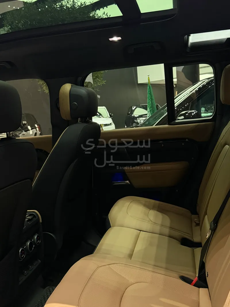 2025 لاند روفر ديفيندر اكس 110