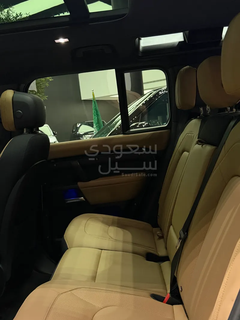 2025 لاند روفر ديفيندر اكس 110