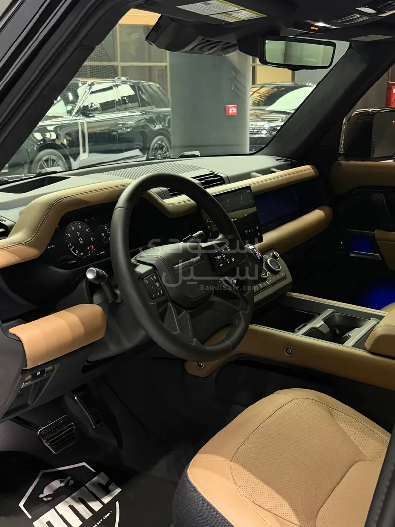 2025 لاند روفر ديفيندر اكس 110