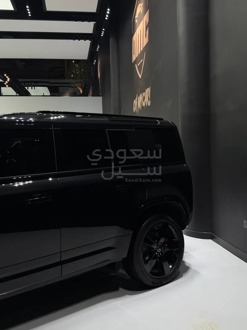2025 لاند روفر ديفيندر اكس 110