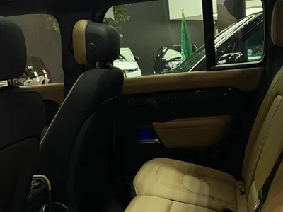 2025 لاند روفر ديفيندر اكس 110