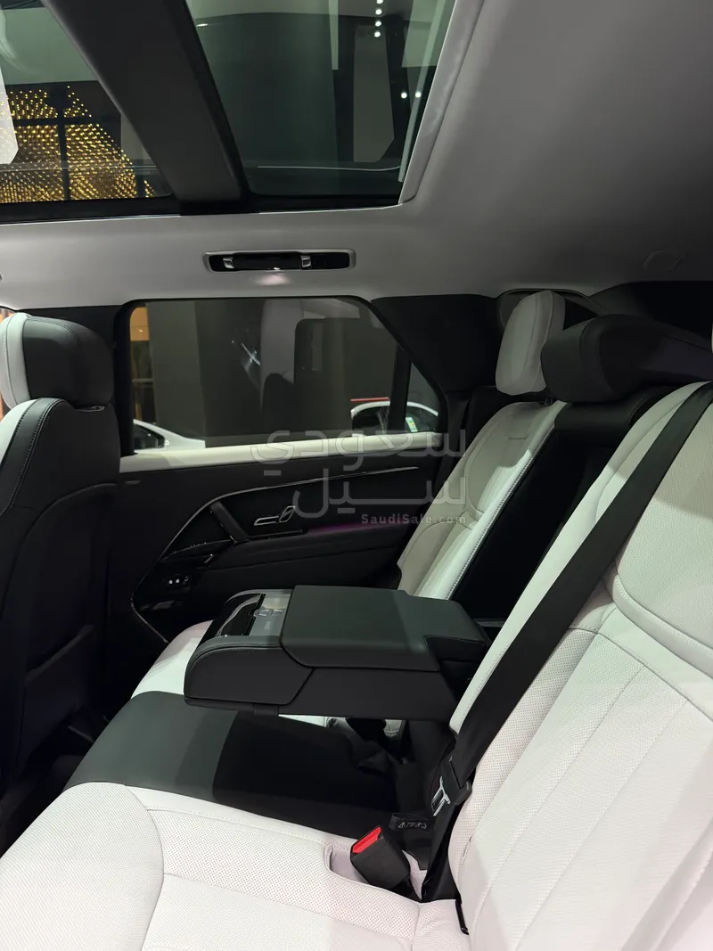 2025 لاند روفر رينج روفر سبورت اتش اس اي