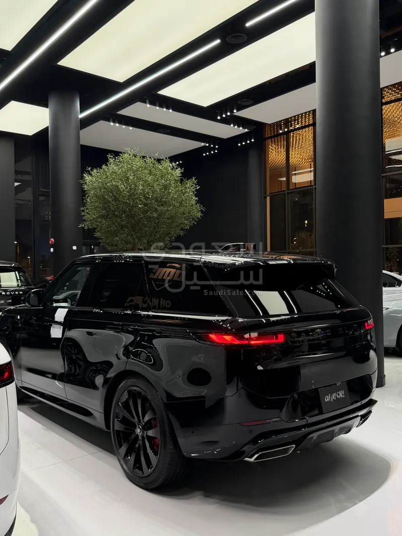 2025 لاند روفر رينج روفر سبورت اتش اس اي