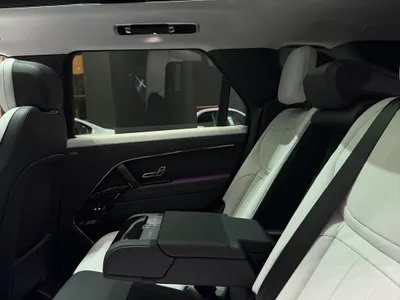 2025 لاند روفر رينج روفر سبورت اتش اس اي