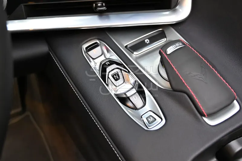 2024 شفروليه كورفيت سي 8