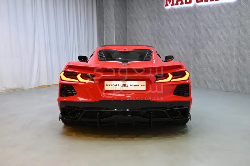 2024 شفروليه كورفيت سي 8