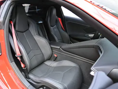 2024 شفروليه كورفيت سي 8